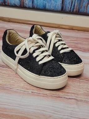 Betsy Johson Sidny Black